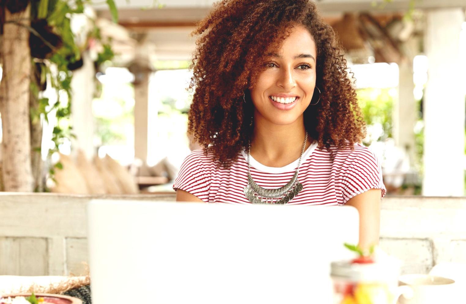 Interfaz de Android Studio mostrando diseño de aplicación